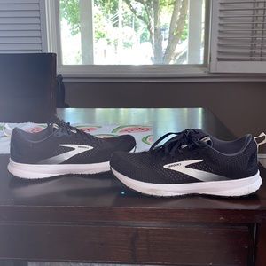 Brooks revel 4 size 9.5